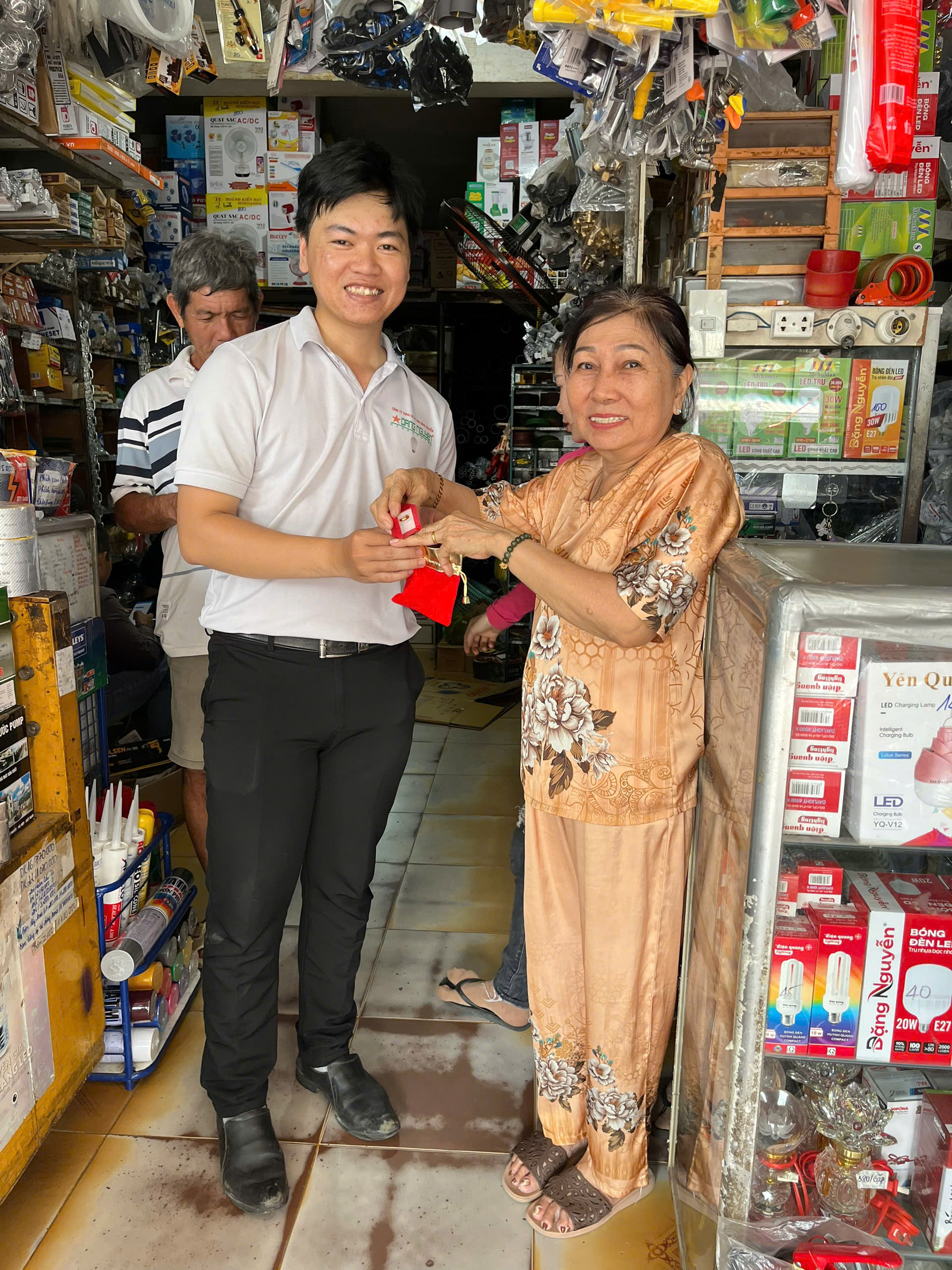 Cửa hàng bán hàng của Đặng Nguyễn